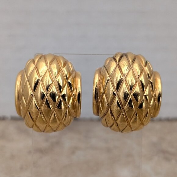 NAPIER Vintage Textured Smooth Gold Tone Screwback Clip On Earrings - Picture 4 of 11